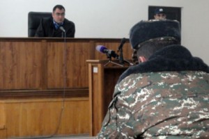 Կուրսանտի սպանության գործով վկան չի հստակեցնում՝ ամբաստանյալ Գնել Թևոսյանը 
սպանության գիշերն իր ննջարանում է եղել, թե՞ ոչ