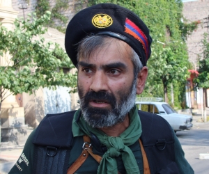 «Միայնակ գայլն» ի աջակցություն «Հաց բերողի», Արարատ Խանդոյանի, Ներսես Պողոսյանի և «Սարի թաղի» գործով անցնողների հացադուլ է սկսել