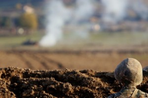 Армянская сторона соблюдает режим прекращения огня и призывает азербайджанскую сторону 
воздержаться от шагов по дальнейшему обострению ситуации