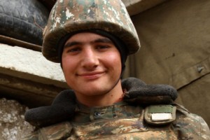 Парни из арцахских окопов (фотопортреты)