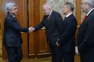 “Диверсия” с целью принуждения к уступкам: под прицелом – общество 
