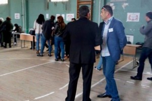 Представляются журналистами не аккредитованных Центризбиркомом СМИ