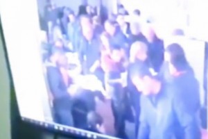 Офис АНК зафиксировал случаи драки, коллективного голосования, скоплений избирателей