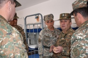 Գլխավոր շտաբի պետն այցելել է մի շարք զորամասեր