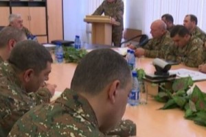 Լևոն Մնացականյանը հրավիրել է ծառայողական խորհրդակցություն