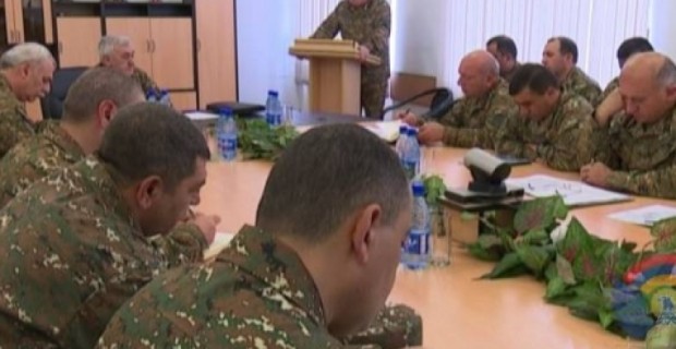 Լևոն Մնացականյանը հրավիրել է ծառայողական խորհրդակցություն