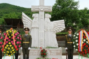 В Акнахбюре установлен памятник погибшим ополченцам