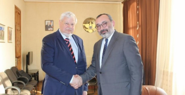 Глава МИД Республики Арцах принял посла Каспшика
