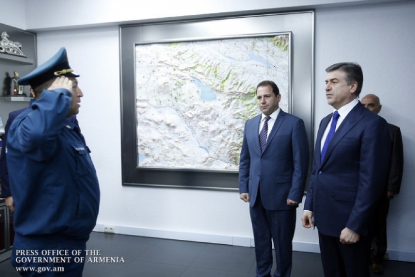 Премьер-министр посетил Министерство по чрезвычайным ситуациям: «Ожидаем от МЧС 
современного и разумного управления»