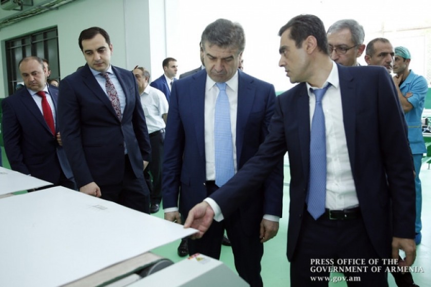 Премьер-министр принял участие в открытии первого в Армении завода по производству 
солнечных батарей