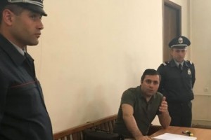 Գևորգ Սաֆարյանը ընտանիքի հետ տեսակցության է եկել նոր խցից