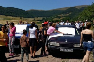 «Մեր ոսկին մեր պատմությունն է». արդվեցիները հանքատերերի առաջ փակեցին 
ճանապարհը