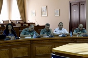Էթիկայի եւ քննական մտածողության մասին դասախոսություններ` ՊՆ-ում