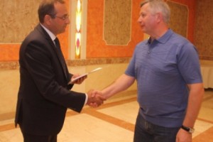 Արծվիկ Մինասյանը պարգևատրել է ԻԼ-76 ինքնաթիռի անձնակազմին