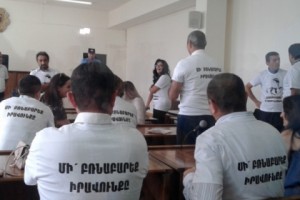 Sasna Dzrer Defense Attorneys Stage "Shirt Protest": "Don't violate the law"