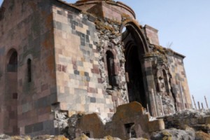 В Джавахке напряженная ситуация: полицейские не разрешают местным жителям установить хачкар