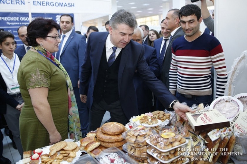 Премьер-министр ознакомился с продукцией, представленной на сельскохозяйственной выстаке 
«АрмПродЭкспо»

