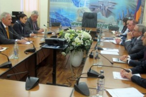 Քննարկվել են Հայաստան-Վրաստան օդային գծի և Կապսի ջրամբարի կառուցման ծրագրերի ֆինանսավորման հարցերը  
