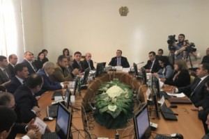 Բացասական եզրակացություն` «Ձերբակալված և կալանավորված անձանց 
պահելու մասին» «Ելք»-ի հեղինակած օրենքի նախագծին