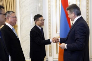 Карен Карапетян принял посла Китая и вице-президента компании «Синогидро»