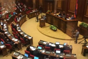 Парламент принял проект закона “Об обороне”