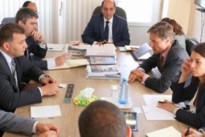 Зарегистрированная в Венгрии компания держит в секрете стоимость оказанных ею услуг
