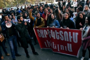 «Շարժումն ուղղորդված է տրամադրություններ շոշափելու նպատակով»․ 
պատգամավորները՝ 
երիտասարդների պայքարի մասին