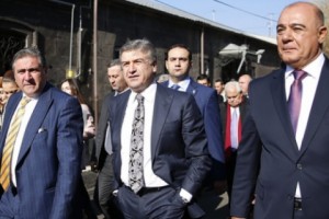 Премьер-министр посетил территорию исторического центра Кумайри и провел совещание в 
мэрии Гюмри

