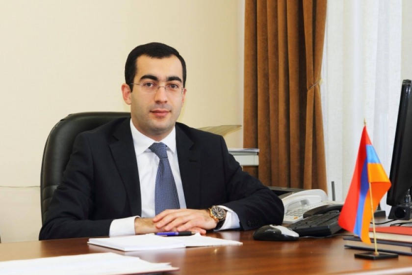 Գյուղատնտեսության փոխնախարարը համոզված է, որ գործարանների խաղողի 
այգիները 
չեն 
խանգարում խաղողագործ գյուղացիներին
