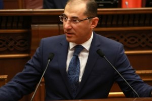 Կառավարությունն առաջարկում է Պետական պարտքի մասին օրենքում փոփոխություն, որ 
«կապիտալ ծախսերն ավելին լինեն»