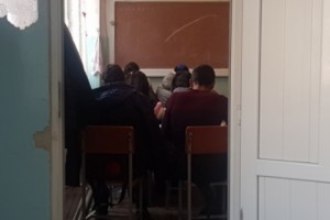 Chilly Classrooms: Yerevan Principal Advises Pupils to Bundle Up