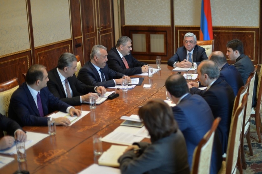 Սերժ Սարգսյանը խորհրդակցություն է վարել  թանկացումների վերաբերյալ