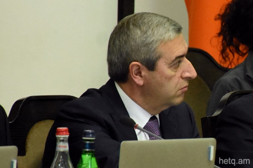 Կառավարությունն առաջարկում է ժամանակավորապես արգելել աջակողմյան մեքենաների ներմուծումը Հայաստան