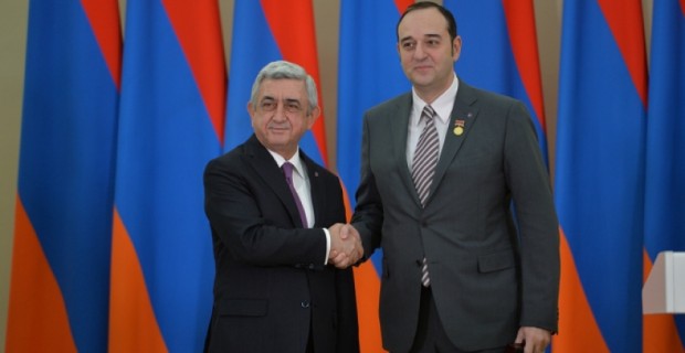 Սերժ Սարգսյանը պետական մրցանակներ է հանձնել