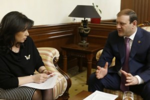 Տարոն Մարգարյանը հանդիպել է Հայաստանի ժուռնալիստների միության նախագահ 
Սաթիկ 
Սեյրանյանին