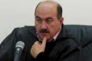  3 տարուց ավելի է` դատարանը  քննում է «Ճվճվ Արո» մականունով հայտնի Արա 
Վարդանյանի 
կրտսեր որդու գործը

