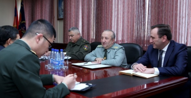 ԶՈՒ գլխավոր շտաբի պետն ընդունել է Հայաստանում Չինաստանի դեսպանին
