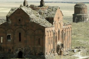Открылась выставка, посвященная 1050-летию основания города Ани