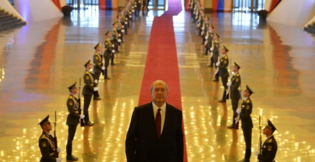 Избранный Президент Армен Саркисян на специальном заседании Национального Собрания РА вступил в должность Президента Республики Армения
