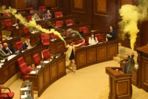 Арарат Мирзоян призвал граждан придти на площадь Свободы и “зажечь факел свободы”