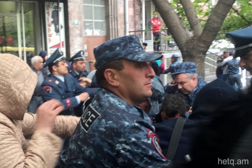 Armenian Police Statement: Those Detaining Citizens in Civilian Dress Are Police Officers