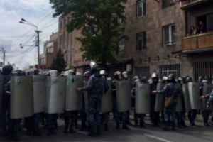 Ոստիկանություն. «Նիկոլ Փաշինյանը, Արարատ Միրզոյանը, Սասուն Միքայելյանը 
հարկադրաբար հեռացվել են հավաքի վայրից»