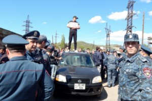 Bargratashen Border Crossing Blocked for Three Hours as a Sign of Protest