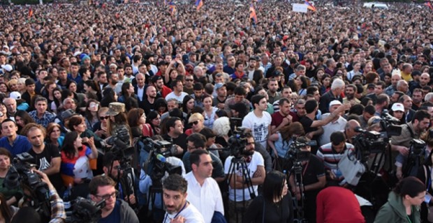 Прямая трансляция митинга на площади Республики