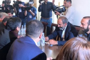 Մեկնարկել է Փաշինյանի հանդիպումը ՀՅԴ խմբակցության պատգամավորների հետ 
(թարմացված)