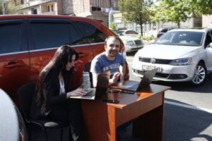 Ծրագրավորողները գրասենյակը տեղափոխել են փողոց (տեսանյութ)