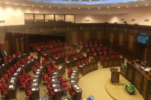 Заседание парламента не состоялось из-за отсутствия кворума