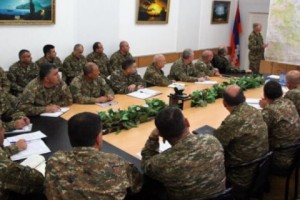 Բակո Սահակյանը հանդիպել է պաշտպանության բանակի բարձրագույն հրամկազմին
