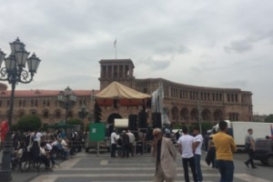 Yerevan: People Gather in Republic Square to Watch PM Election Live