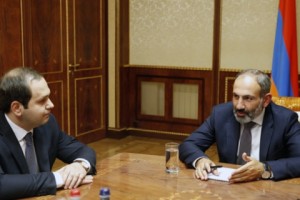 Директор СНБ доложил премьер-министру о ситуации в сфере безопасности страны